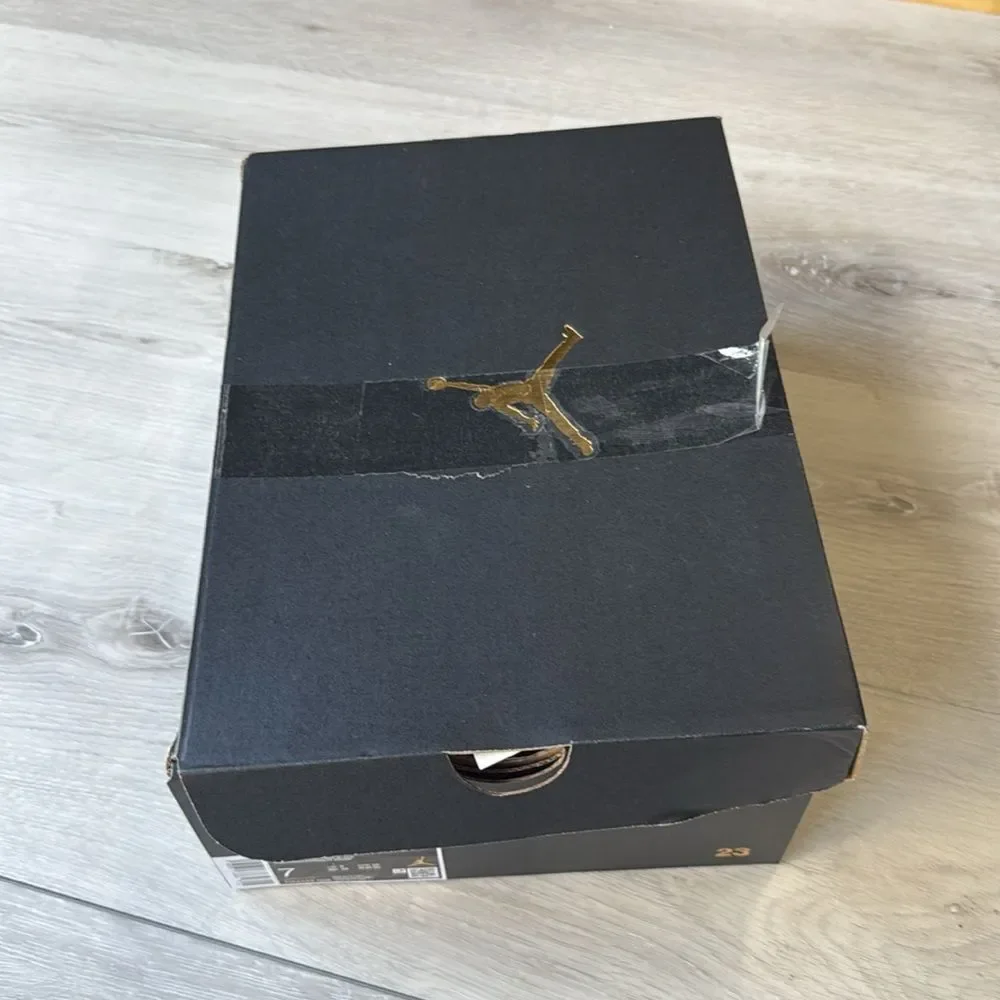 Nike Air JORDAN Jordan Max Aura 5‎ Shoes black/red size 7 NWT in Box